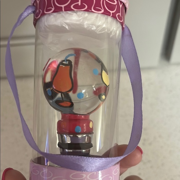 Hand-Painted Retired Wine stopper ! - Picture 3 of 6